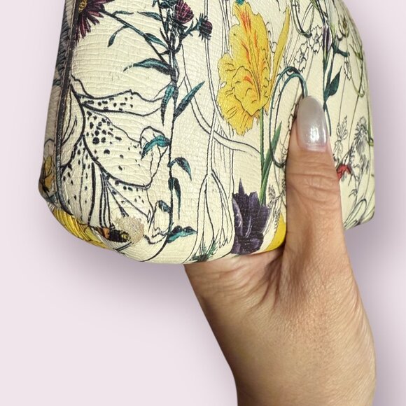 Gucci Flora Knight Zip Pouch | Bamboo Accent - Picture 4 of 10